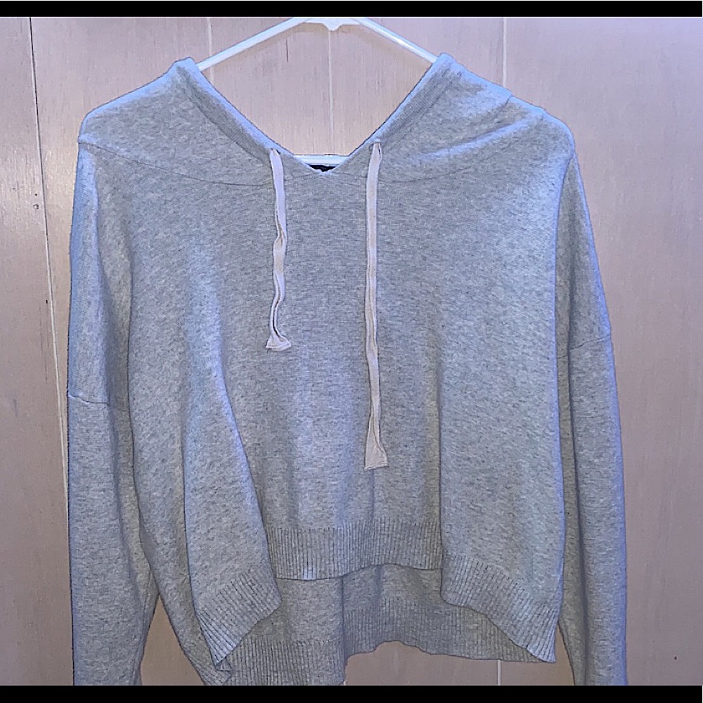 grey v-neck cropped sweater